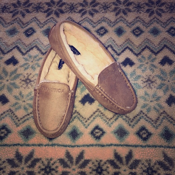 Nautica Shoes - Nautica lined slippers